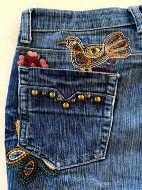 Women's Jean Denim Shorts size 30 Embroidered Chicken & Flowers Studs